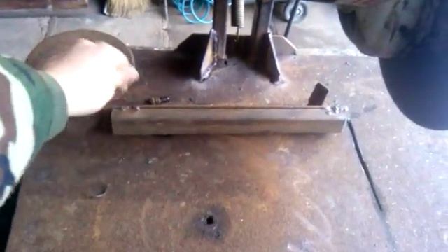 Станина для болгарки, под 90 и 45 градусов смотреть онлайн