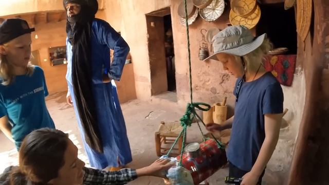VISITING A BERBER FAMILY HOME FOR TEA ON THE WAY TO OURIKA VALLEY FROM MARRAKESH. смотреть онлайн