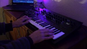 Ambient Synth - Pulse (Korg Minilogue XD performance)