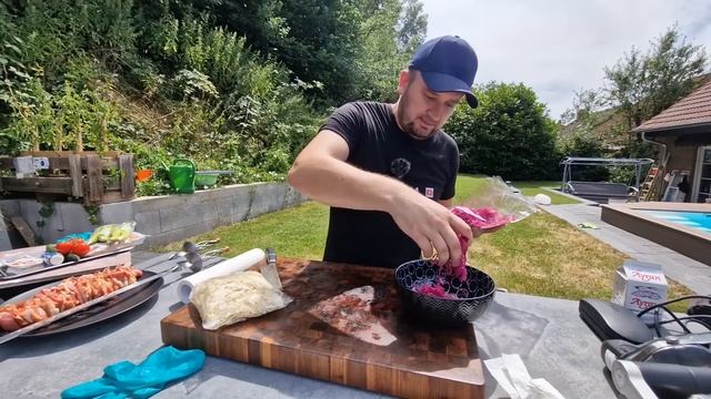 НАПОЛЕОН КЕБАБ НА САБЛЯХ И - HUGO BOSS - ВАМ В ПОДАРОК #наполеон #кебаб #дёнер #шаурма #розыгрыш смотреть онлайн