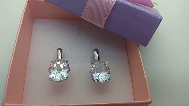 Серьги из серебра с большим прозрачным камнем
