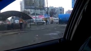 В районе автовокзала пассажирам пришлось толкать заглохшую маршрутку