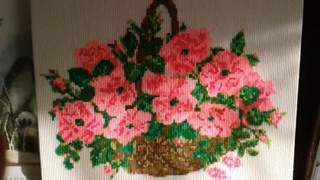Корзина с розами и натюрморт с фруктами цветами.Вышивки не стареют. смотреть онлайн