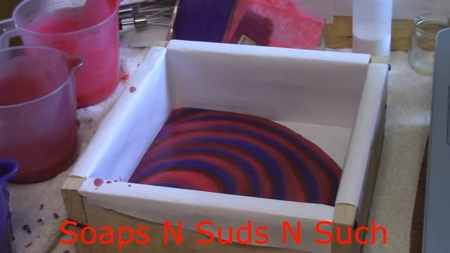 How to make cold process soap doing a corner pour in a slab mold long version cut at the end смотреть онлайн
