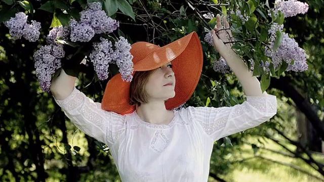 Клип "Запах сирени". Поёт Наталья Левина. смотреть онлайн