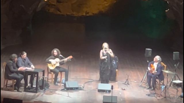 Lanzarote,Jameos del Agua 16/2/2023. Extracto del concierto de Estrella Morente y KIKI. смотреть онлайн