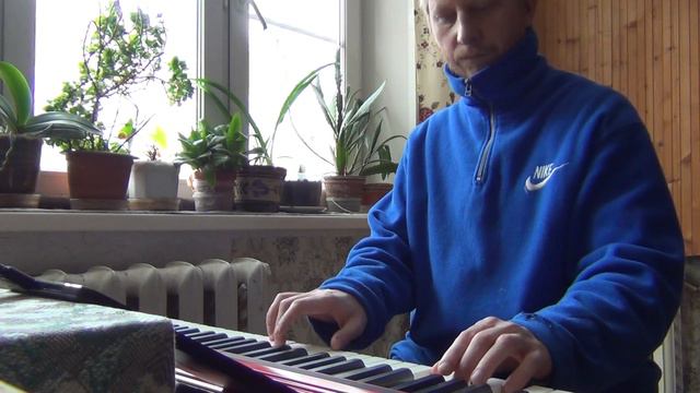 Усложняем игру на синтезаторе на примере песни ДДТ " Свобода ". смотреть онлайн