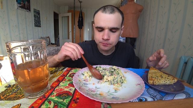 МУКБАНГ АСМР ОЛИВЬЕ / САЛАТ МИМОЗА / САМСА С КУРИЦЕЙ / ЗЕЛЕНЬ / ОБЖОР / EATING ASMR Mukbang #473