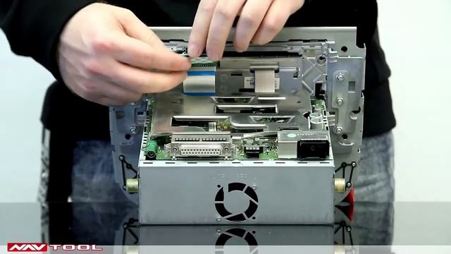 Maybach Apple CarPlay - How To Add Apple CarPlay Mercedes Maybach 2003-2012 NavTool Video Interface смотреть онлайн