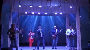 Пример работы светодиодного экрана, светодиодных кулис и светового оборудования сцены