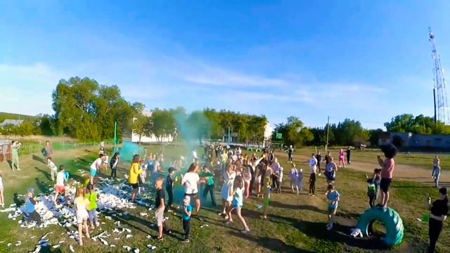 Яркий праздник красок Холи ко Дню защиты детей