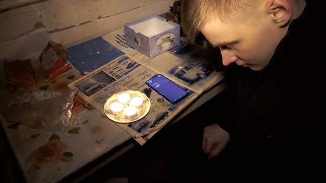 НОЧЬ В ДОМЕ С ПАРАНОРМАЛЬНЫМИ ЯВЛЕНИЯМИ! УВИДЕЛИ ПРИЗРАКА?