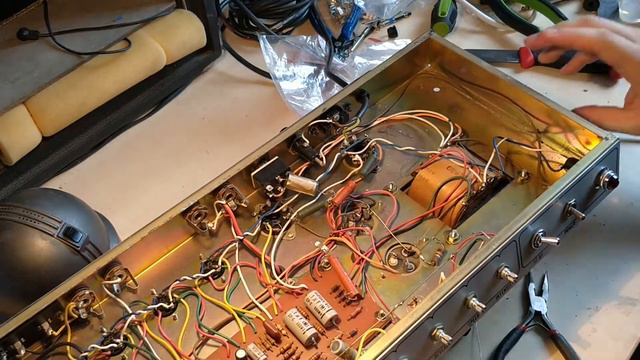 Newport amp (Fender Vibrolux copy) - fix & review смотреть онлайн