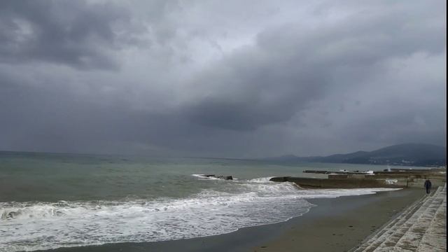 Адлер.Море прекрасное штормит...20. 10. 2022