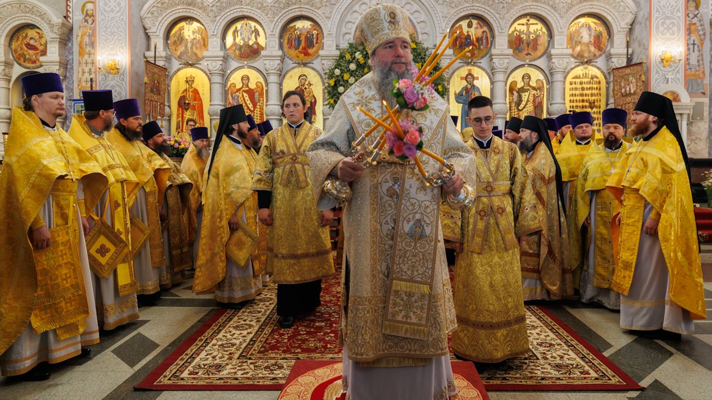 В престольный праздник Храма-на-Крови митрополит Евгений совершил Божественную литургию. 07.07.2024