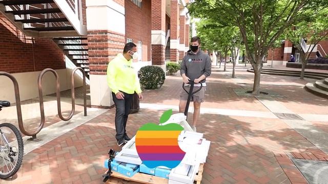 Giving $300,000 to Students смотреть онлайн