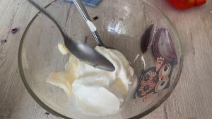 Кето-салат с беконом и брокколи