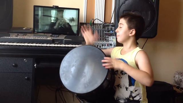 Vahik Harutyunyan Hundz Aparanum (dhol) смотреть онлайн