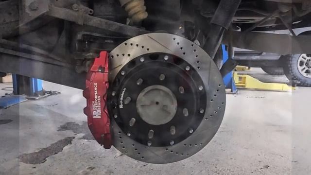 Тормозная система Тюнинг тормозов Hummer H2 от hp-brakes.ru смотреть онлайн