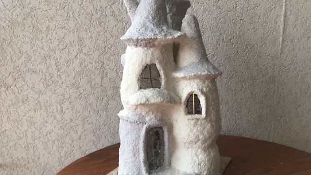 700. Сказочный домик из папье-маше и пластиковых бутылок.House of papier-mâché and plastic bottles. смотреть онлайн