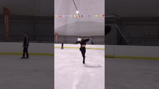 Флип🫶🏼 #figureskating #фигурноекатание #фк #axel #фигуристка #figureskater #аксель #флип смотреть онлайн