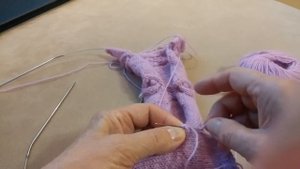 Как красиво и прочно сшить готовое вязанное изделие.