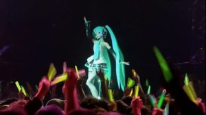 Аниме галаграма поёт.