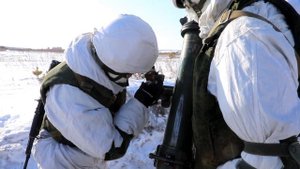 Беглым огнём по противнику «прошлись» курсанты ДВОКУ на тренировке