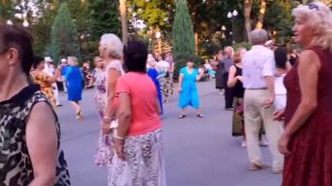 БЕЛАЯ БЕРЁЗА! ТАНЦЫ В ПАРКЕ ГОРЬКОГО ХАРЬКОВ СЧАСТЛИВЫЕ ДНИ