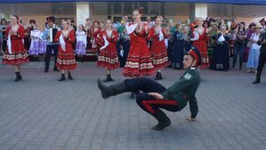 Шолоховская весна-2015 Зажигательный танц перед РДК