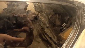 Как снять заднее треугольное стекло на Ниссан Альмера