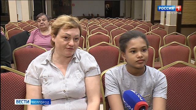 Профессор Андрей Продеус проводит прием юных пациентов в белгородских ПВР