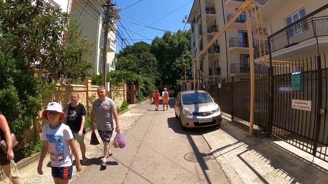 Улочки у моря! От Социалистической к ул.Калараш. ?ЛАЗАРЕВСКОЕ СЕГОДНЯ?СОЧИ. Хотите жить у моря? смотреть онлайн