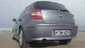 Сравнительный тест поведения автомобиля при проколе колеса на высокой скорости