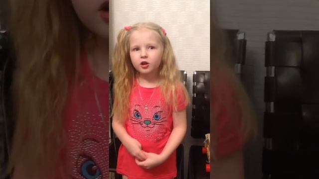 Стих о елке (С.Маршак) читает дочь Майя (5лет) смотреть онлайн
