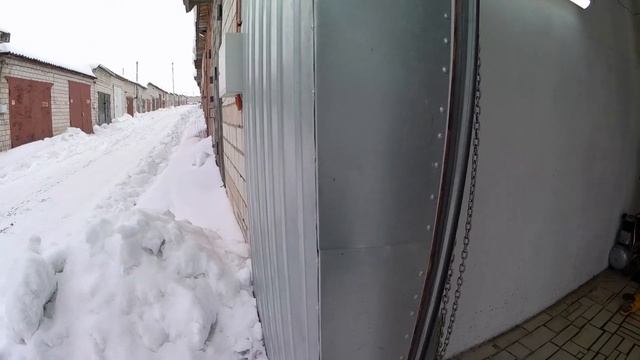 Кривые секционные ворота. Для чего это нужно.