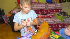 Саша и Арсений НЕ могут поделить игру К ПРИСТАВКЕ. БРОС ШОУ ГЕЙМС