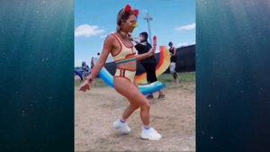 Hatsune Miku's Ievan Polka Shuffle Dance Video