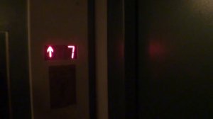 Грузовой лифт (г. Солнечногорск), V=1 м-с, г-п 630 кг 6)