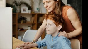 Девушка развелась с бывшим мужем и усыновила мальчика, но муж не оставил их в покое...