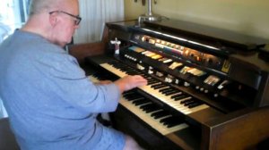 Mike Reed plays "Mame" on his Hammond Organ