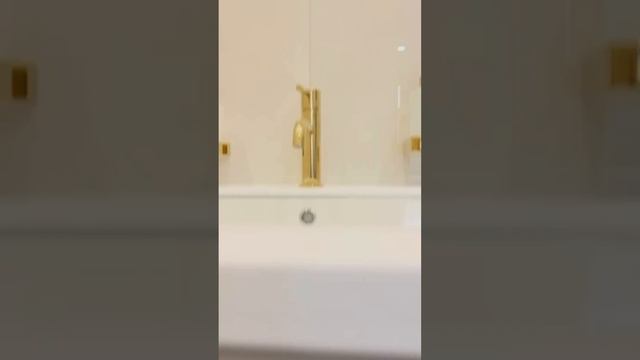 Почему она такого цвета? #ванная #сантехника смотреть онлайн