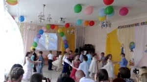 Маленькая страна. Выпускной.