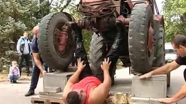 Задрана фреза. Поднять трактор. Самодельные доработки т25. Самодельный мини т 16. Разгрузка мтз 82 краном.