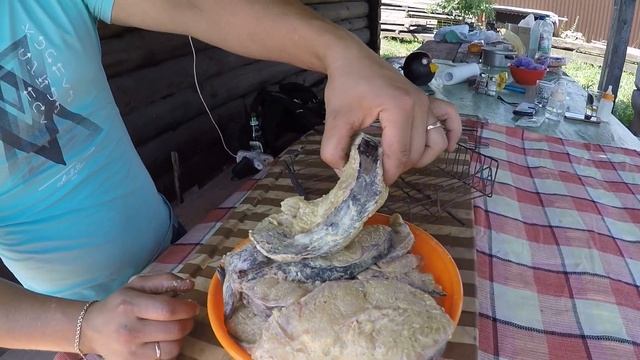 Стейки из сома??на углях смотреть онлайн