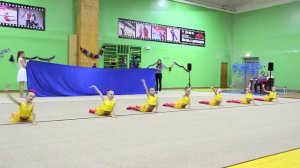 Танец  больших и маленьких  утят. 21.12.2015г  "Сибиряк"