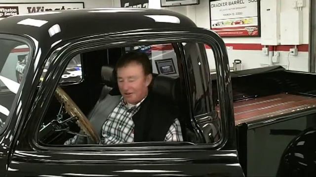 Richard Childress' 1950 Chevy Pickup from NRA's 139th Annual Meeting in Charlotte смотреть онлайн