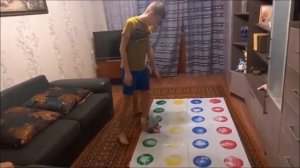 Игра в необычный Твистер