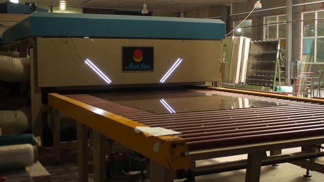 Подача стекла в печь закалки смотреть онлайн