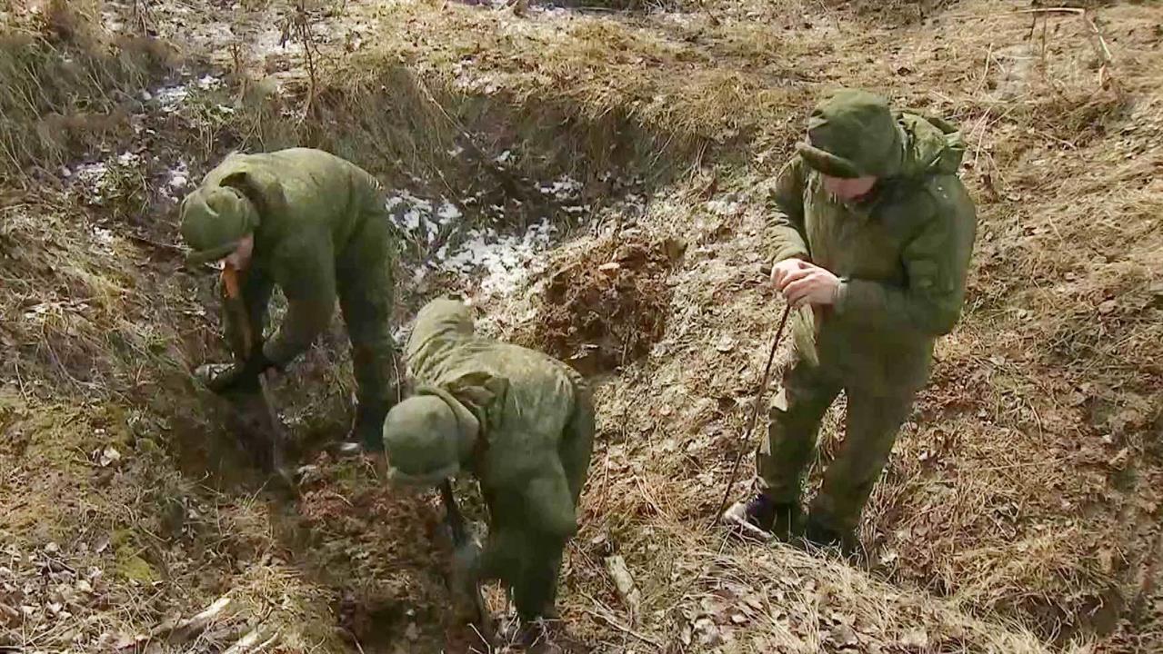 В Ленинградской области поисковики возвращают имен...ветским солдатам, погибшим на "Невском пятачке"